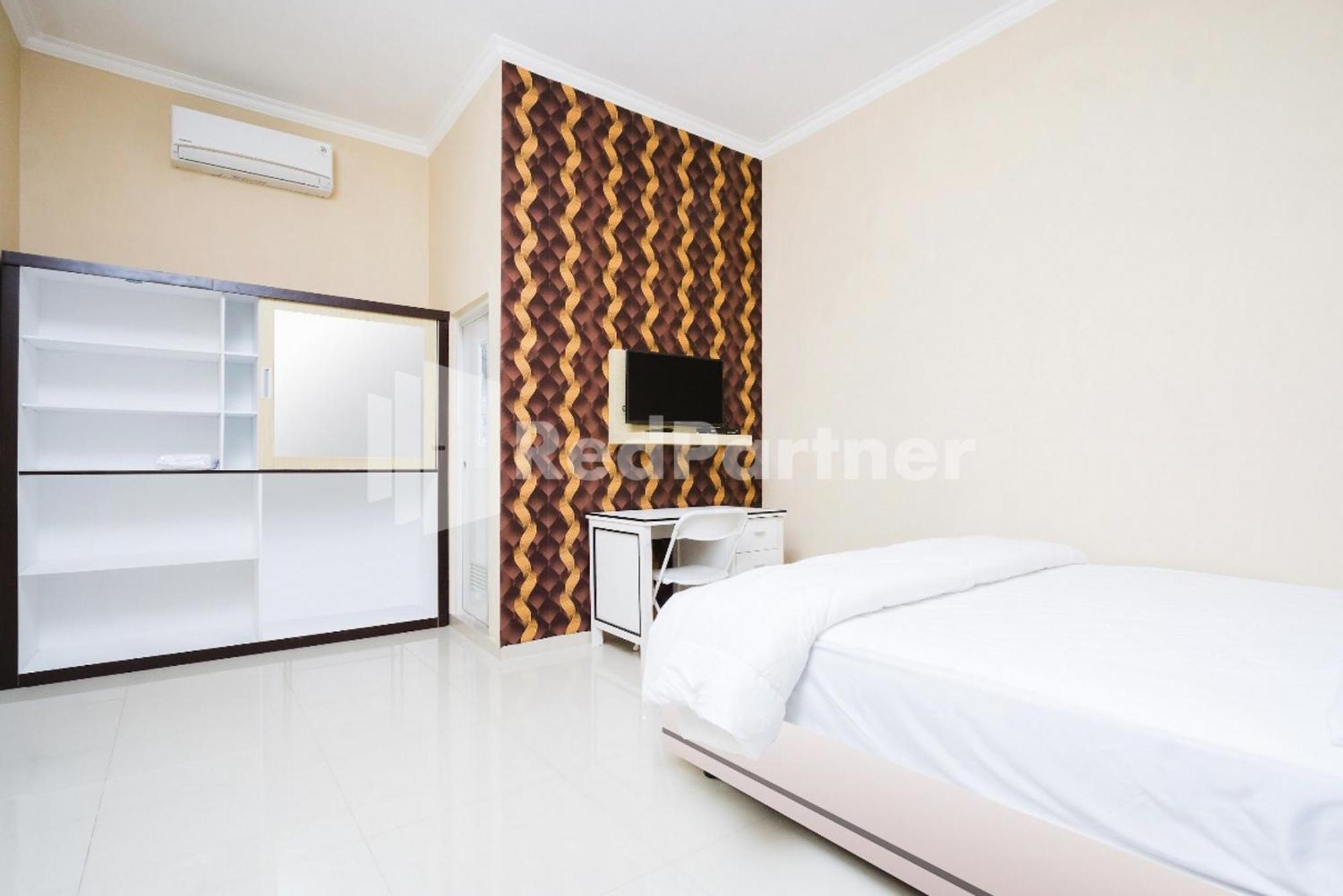 Omah Kalimosodo Mitra Reddoorz Near Stasiun Malang Kota Baru Hotel Exterior photo