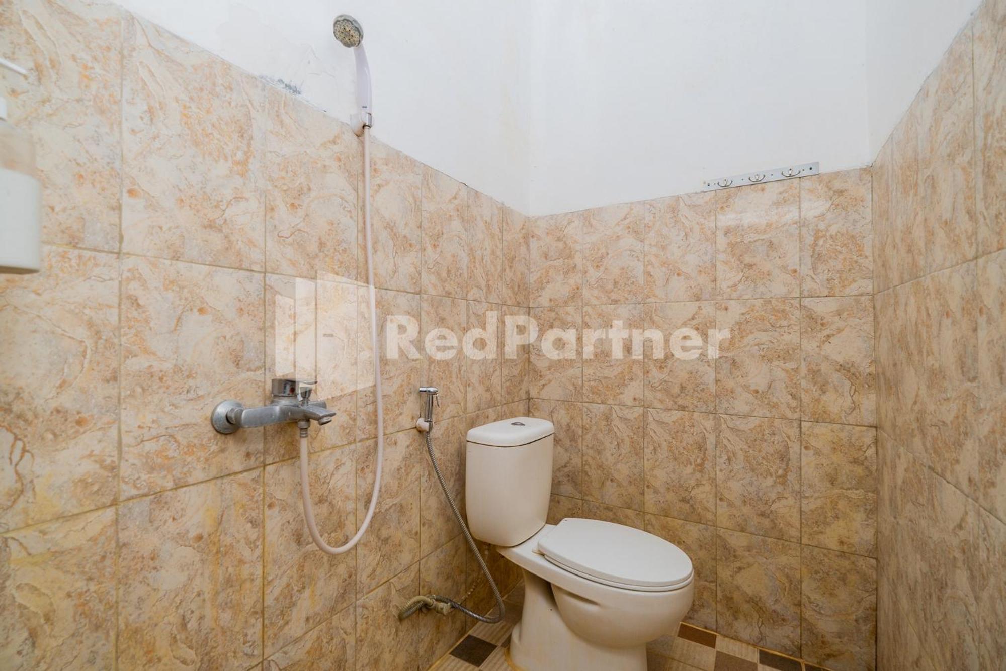 Omah Kalimosodo Mitra Reddoorz Near Stasiun Malang Kota Baru Hotel Exterior photo