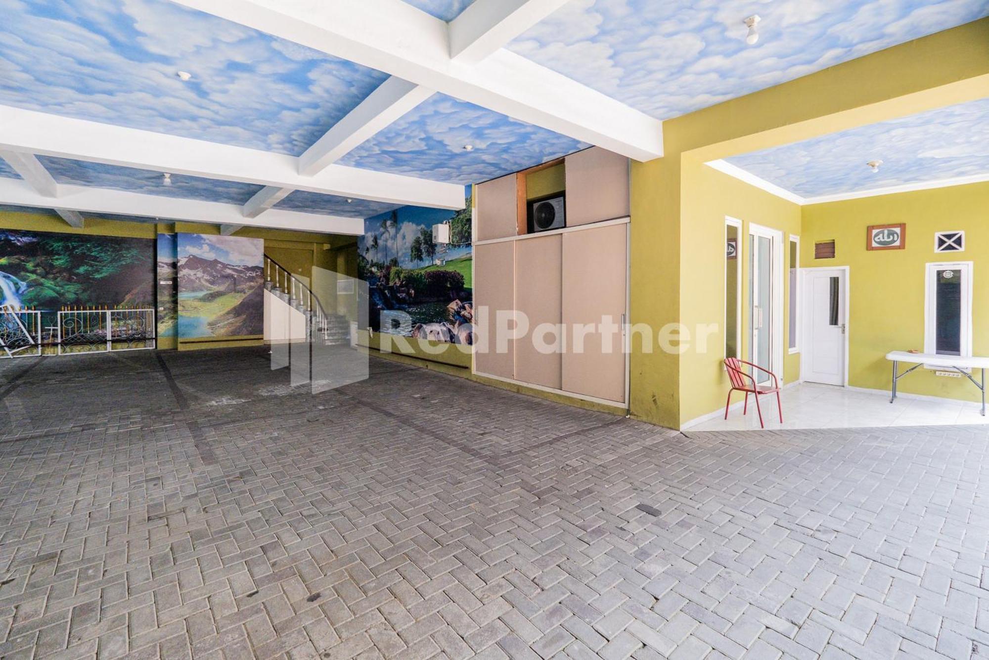 Omah Kalimosodo Mitra Reddoorz Near Stasiun Malang Kota Baru Hotel Exterior photo