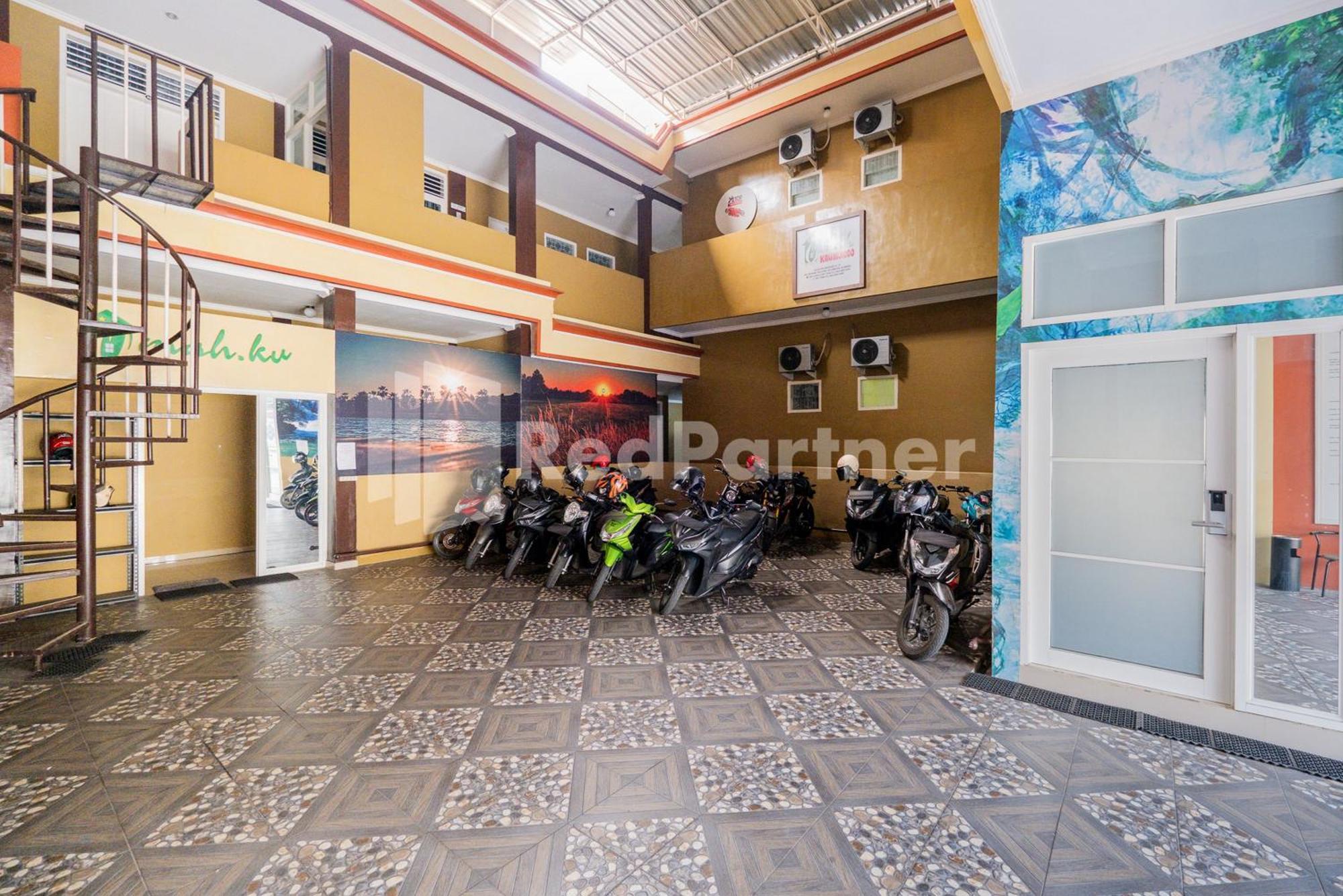 Omah Kalimosodo Mitra Reddoorz Near Stasiun Malang Kota Baru Hotel Exterior photo