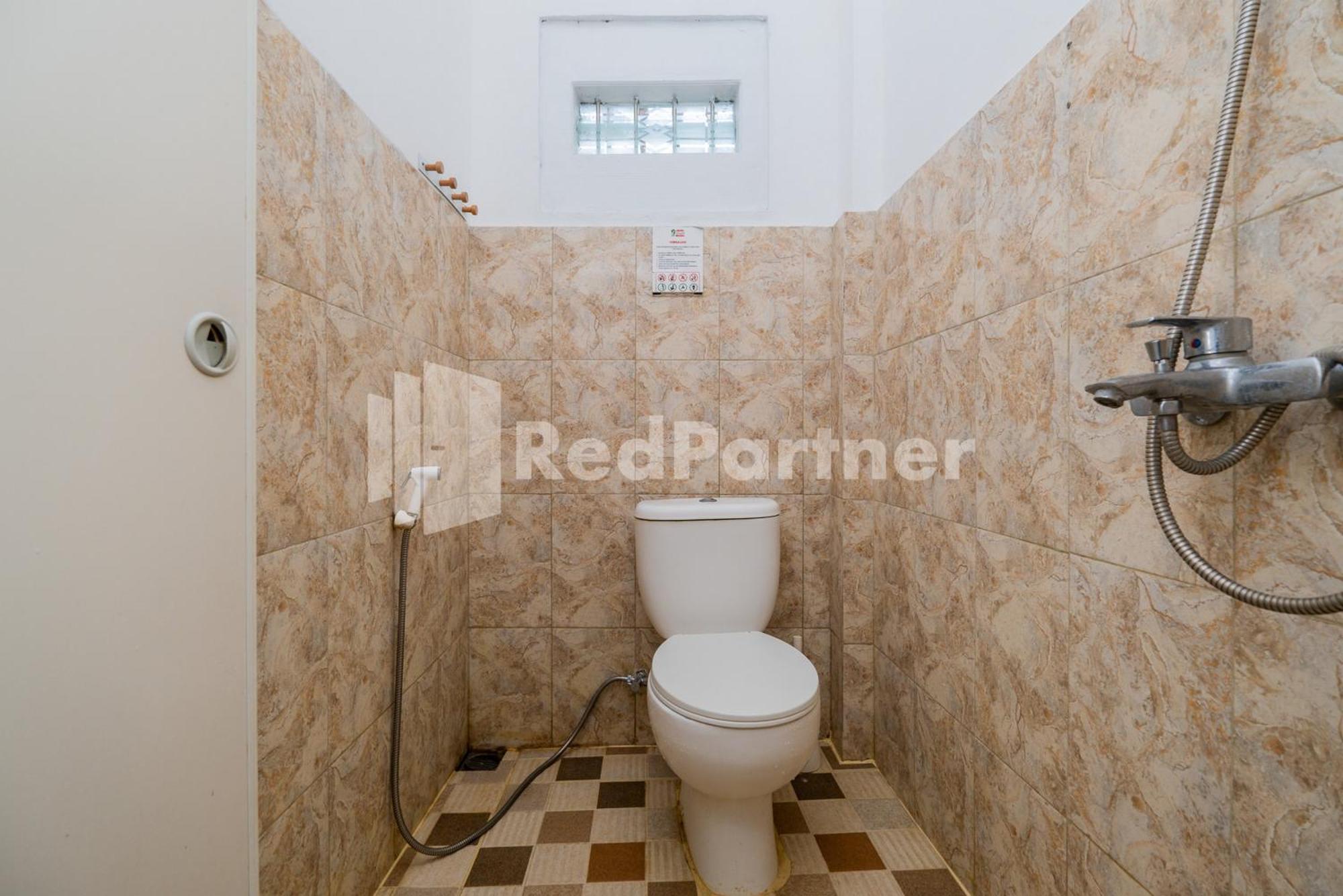 Omah Kalimosodo Mitra Reddoorz Near Stasiun Malang Kota Baru Hotel Exterior photo